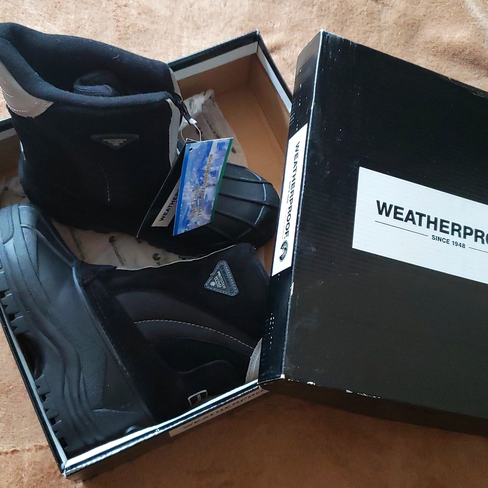 WEATHERPROOF kids snow boots size 2